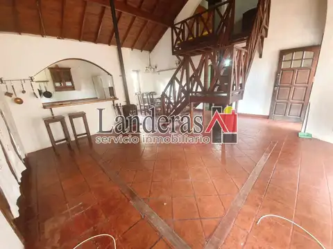 Bonita Casa 4 amb. en esquina sobre lote propio - Barrio San Rafael