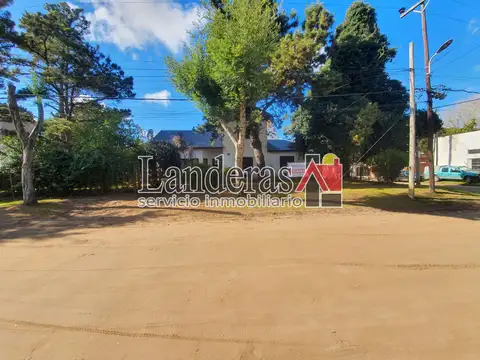 Bonita Casa 4 amb. en esquina sobre lote propio - Barrio San Rafael