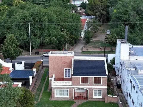 Casa en Venta con 1 cochera