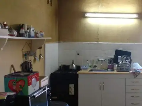 CASA APTA CREDITO EN EL CENTRO DE GENERAL RODRIGUEZ/ 300 M²