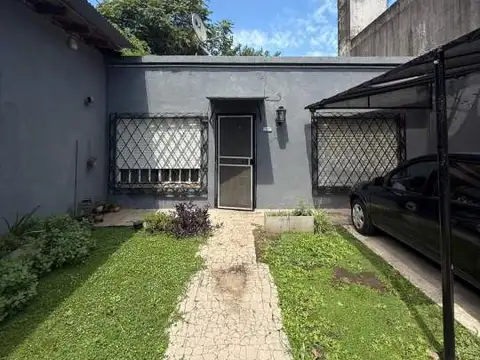 CASA APTA CREDITO EN EL CENTRO DE GENERAL RODRIGUEZ/ 300 M²