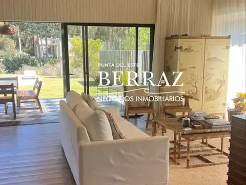 Casa Venta 3 Dormitorios Pueblo San Vicente Lote de 685 m2 Manantiales, Uruguay