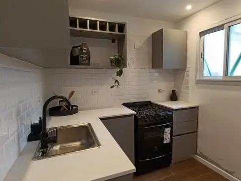 PH DOS AMBIENTES, CON PATIO. LA PERLA.