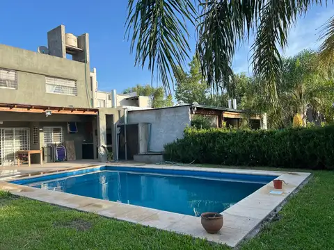 venta casa tres dormitorios pileta cochera acequias del aire roldan