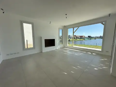 Casa 6 ambientes con 3 baños