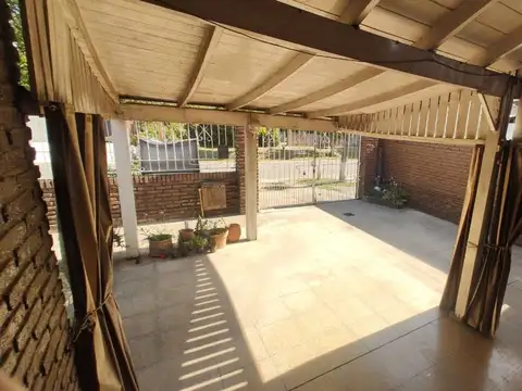 Casa en Venta con 4 cocheras