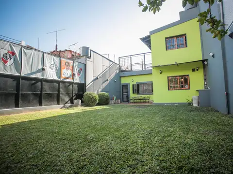 VENTA CASA 4 AMBIENTES CON JARDIN en Villa Pueyrredon