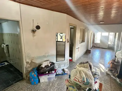 Casa 5 ambientes con 1 baño