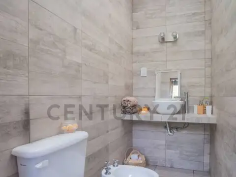 Los Benteveos y los jazmines 1200, Piso 0