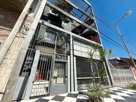 Edificio Medico en venta A. General Paz 25 consultorios. Lomas del Mirador Pcia. Bs. As