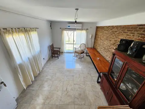 Amplia Casa en venta Ibarlucea