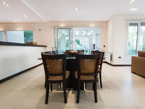 Casa en Alquiler- Zona: Pinamar Chico / REF: 8223