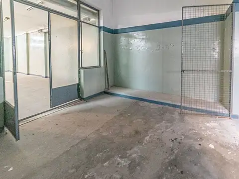 Venta galpon industrial con montacarga y asensor