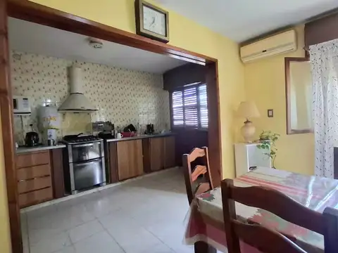 CASA EN VENTA PEHUAJO CON LOCAL COMERCIAL Y PATIO