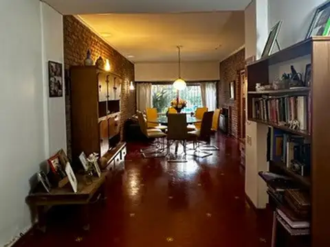 Casa 5 ambientes con 3 baños