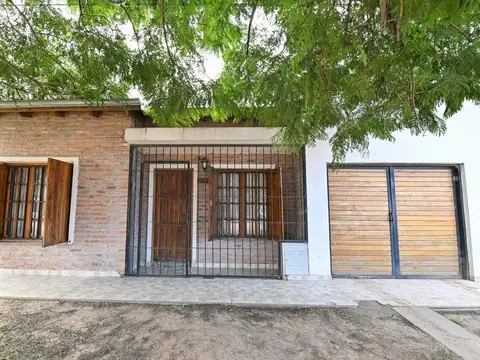 CASA 2 DORMITORIOS - EXCELENTE ESTADO
