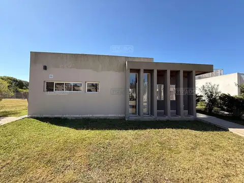 Casa  en Venta en San Ramón, Pilar del Este, Pilar