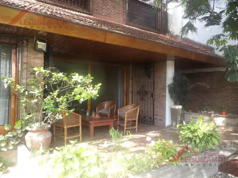 Casa 5 ambientes con 2 baños