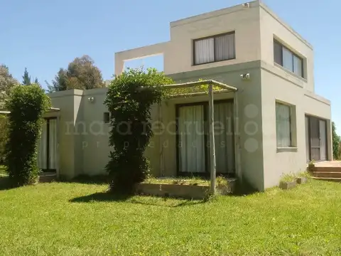 Casa en venta en Laguna Vitel. Chascomús.