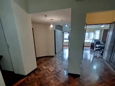 Oficina 3 ambientes con 1 baño