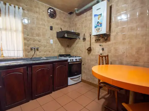 Casa 5 ambientes con 1 baño