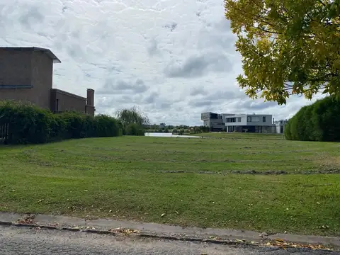 Terreno en Venta en El Cantón - Barrio Islas, USD 165.000