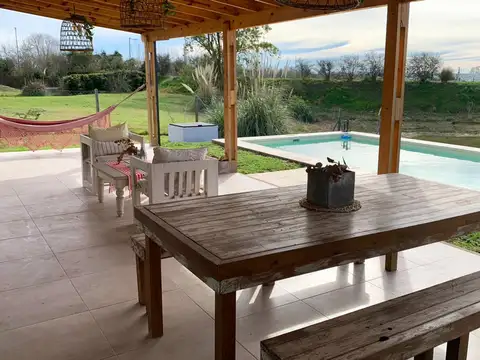 Casa 4 ambientes con 3 baños