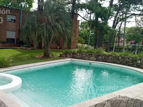 Casa Playa Mansa 4 dormitorios play room piscina parrilla