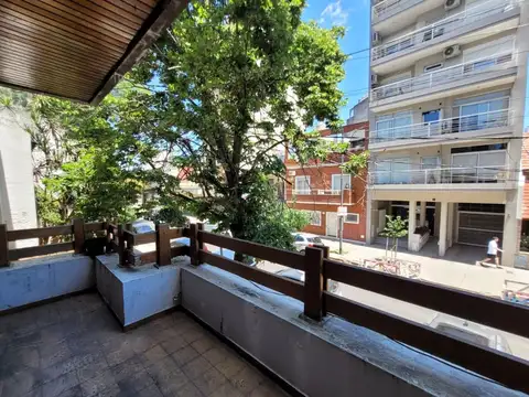 VENTA CASA 6 AMB C/ QUINCHO, JARDIN, ATICO,TERRAZA