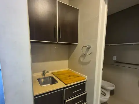 Oficina 3 ambientes con 1 baño