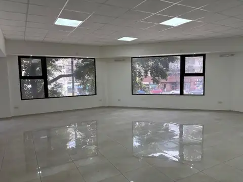 LOCAL -  A ESTRENAR EN ALQUILER  