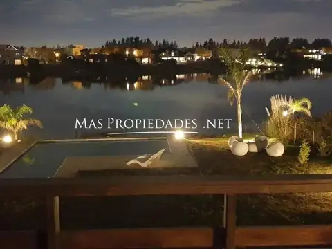 Casa 4 ambientes con 4 baños