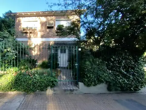 CASA EN VENTA EN GENERAL PAZ 198 Esquina T. Espora