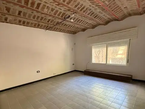 ZEBALLOS 2000. CASA PLANTA ALTA. DOS DORMITORIOS.