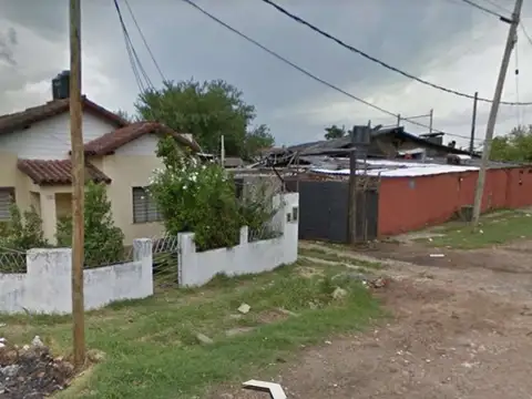 LOCAL SOBRE COLECTORA  ACCESO OESTE 200 MTS. PUENTE GNECCO- MORENO