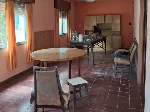Casa 5 ambientes con 1 baño