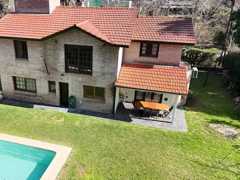 Chalet Clásico de Ladrillos Vista - Bo. Abierto Acacias Blancas - Ing. Maschwitz - Escobar