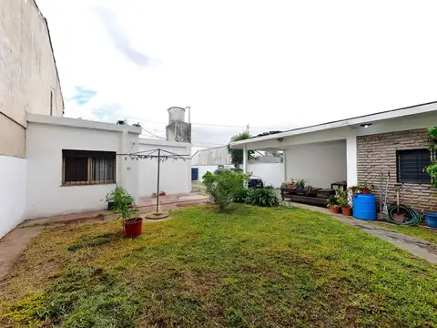 VENTA CASA 3 AMB JARDÍN V DE MAYO 228M2 LOTE