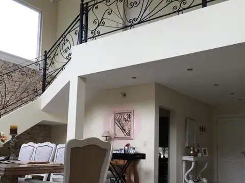 ESPECTACULAR CASA APTA CREDITO  en Septiembre, Escobar, G.B.A. Zona Norte