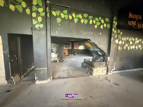 Alquiler de Local en Esquina - Isidro Casanova