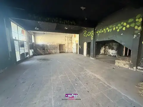 Local en Alquiler en Isidro Casanova, $ 9.999.999