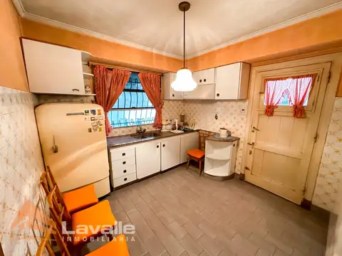 2 CASAS UNA AL FRENTE Y OTRA AL CONTRAFRENTE