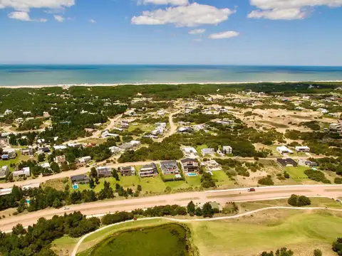 Terreno en venta - 850Mts2 - Barrio Ecuestre, Costa Esmeralda