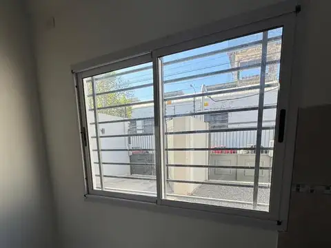 Departamento en Alquiler en Moron, $ 300.000