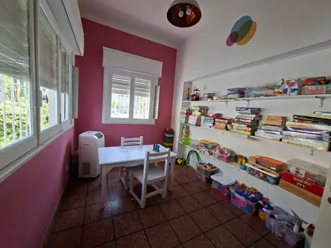 Casa 7 ambientes con 1 baño