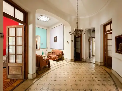 Casa 10 ambientes con 3 baños