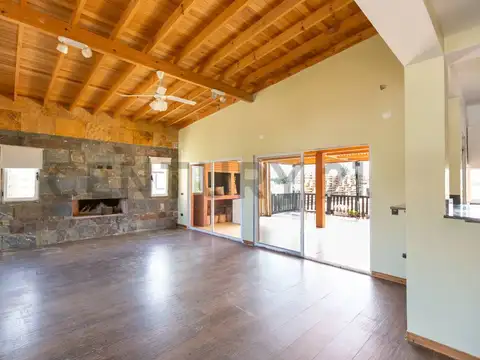 Casa 7 ambientes con 3 baños