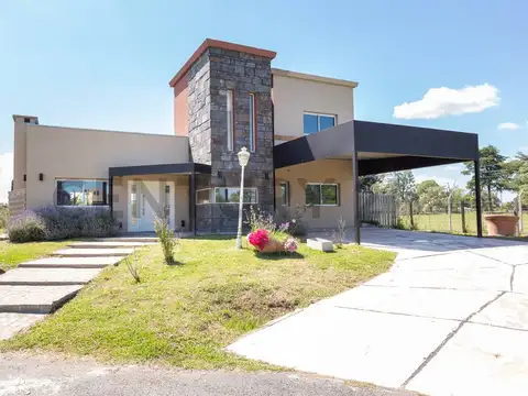 VENTA CASA 6 AMBIENTES - BARRIO PRIVADO MATISSE - ACEPTA PERMUTA MENOR VALOR