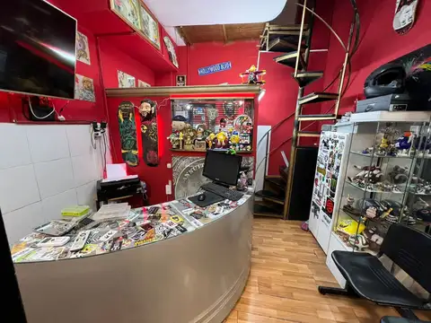 Local comercial en galería “Gran Lomas”(a mts de la entrada)