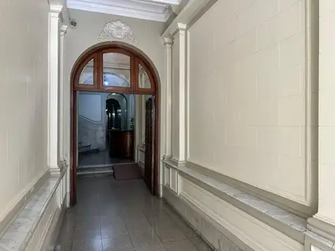 Av corrientes al 2400